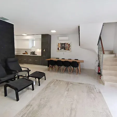 Villa Two-storey House With Pool