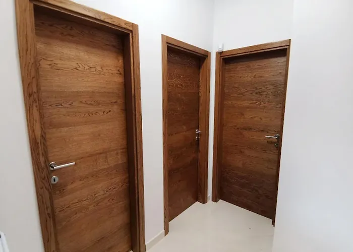 Villa Two-storey House With Pool *