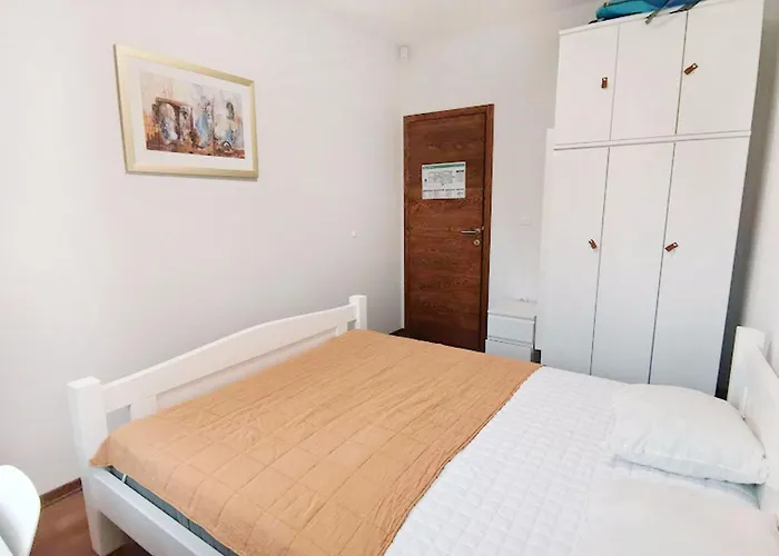 Two-storey House With Pool Umag