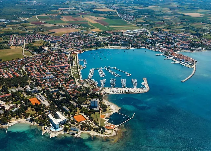 Two-storey House With Pool Umag