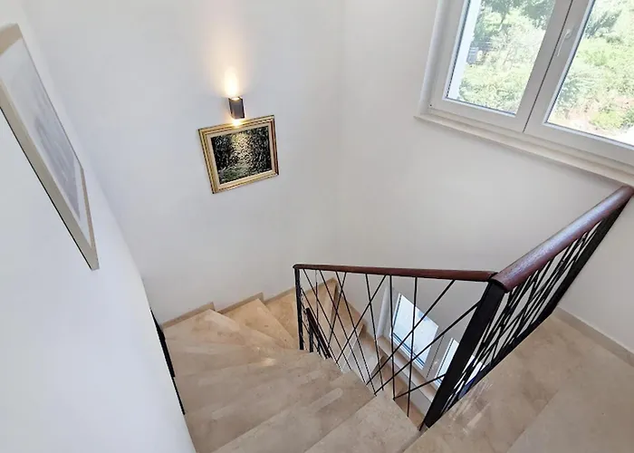 Two-storey House With Pool Vila Umag