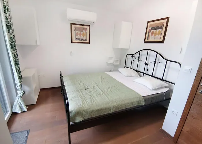 Two-storey House With Pool * Umag