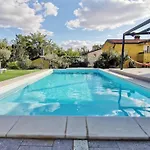 Two-storey House With Pool ヴィラ
