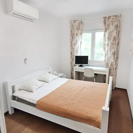 Villa Two-storey House With Pool