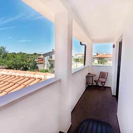 Villa Two-storey House With Pool Umag